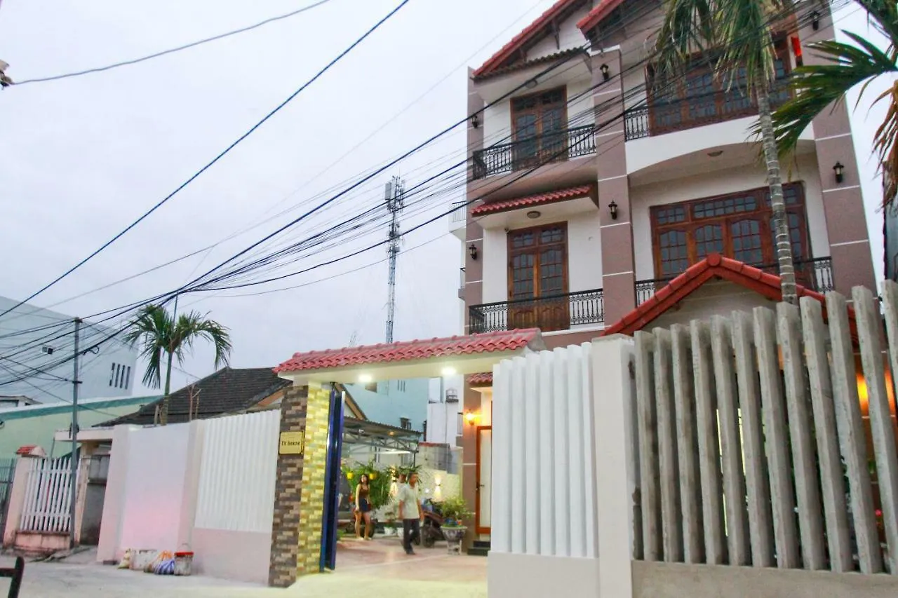 Tv House Aparthotel Da Nang Vietnam